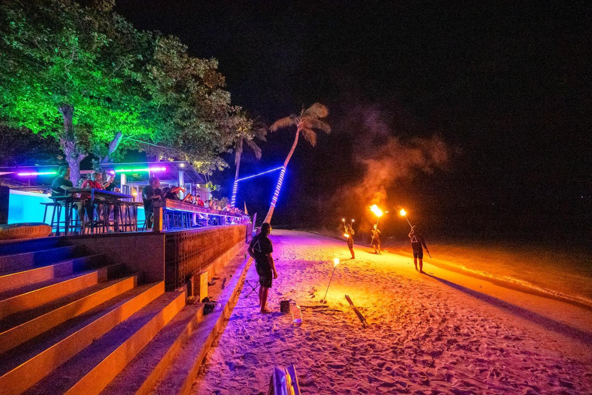 Hotell Lub D Chaweng - Beachfront & Vibrant Social Vibe Ko Samui
