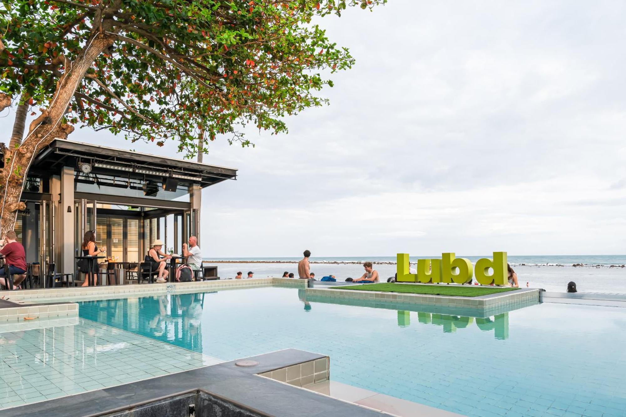 Hotell Lub D Chaweng - Beachfront & Vibrant Social Vibe