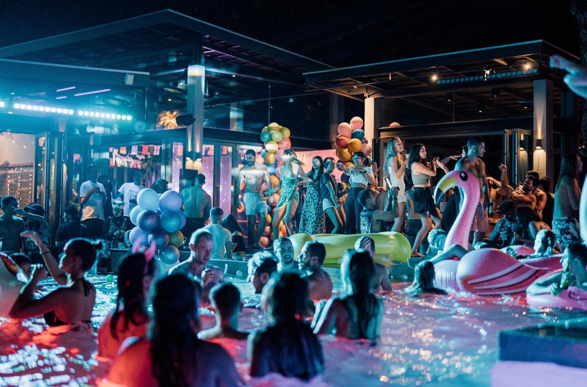 Lub D Chaweng - Beachfront & Vibrant Social Vibe Ko Samui
